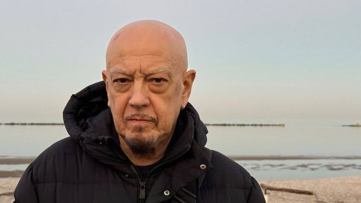 Il grande rifiuto di Enrico Ruggeri: perché ha detto no a Sanremo 2025