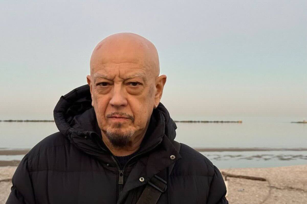 Enrico Ruggeri, “Gli occhi del musicista” si riaprono al mondo: con un’edizione in vinile 23 anni dopo