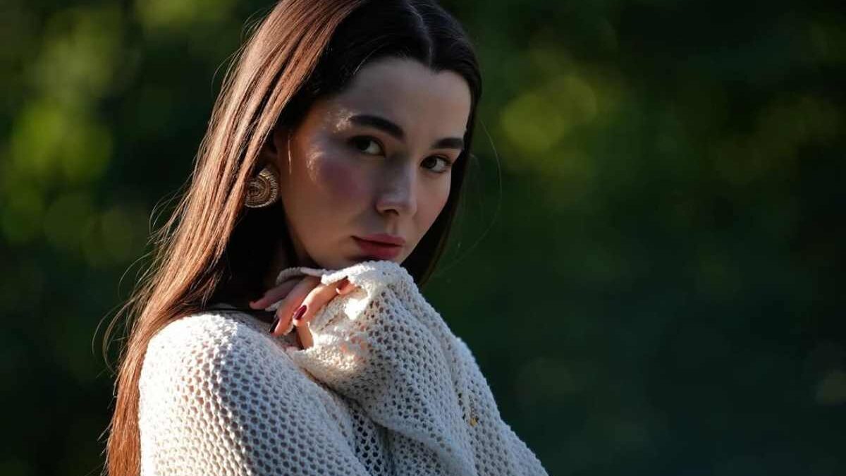 Feyza Sevil Güngör: età, marito e figli, laurea, dove vive, profilo Instagram. Tutto sull’attrice turca di Tradimento