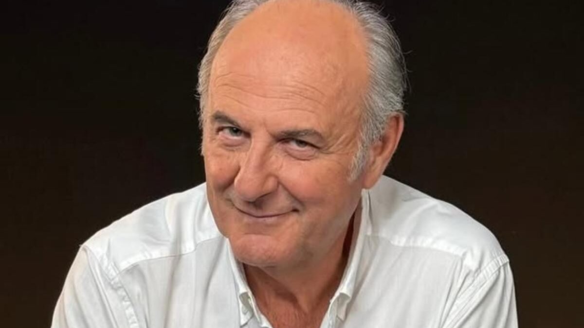 Gerry Scotti, il “maratoneta” dei giochi tv: la nuova sfida del conduttore