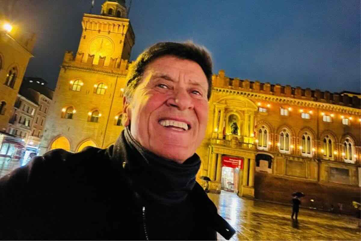 Gianni Morandi, chi è la bellissima moglie: il colpo di fulmine alla partita di calcio