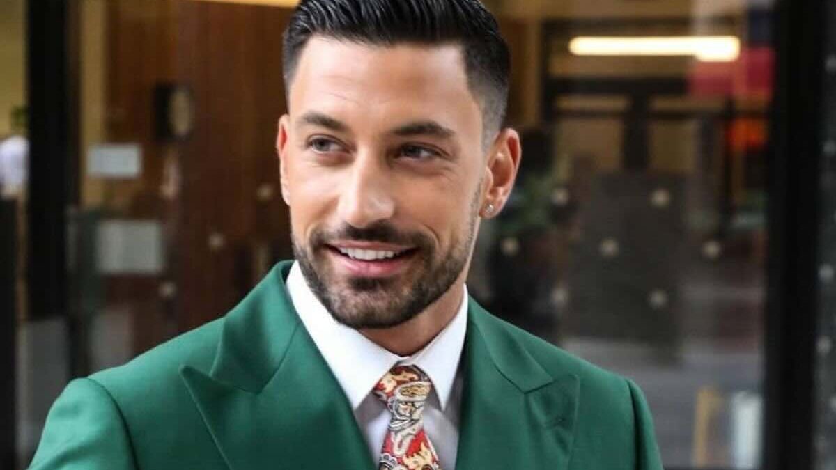 Giovanni Pernice, età, carriera, studi, dove vive, Bianca Guaccero, profilo Instagram, tutto sul ballerino professionista di Ballando con le Stelle