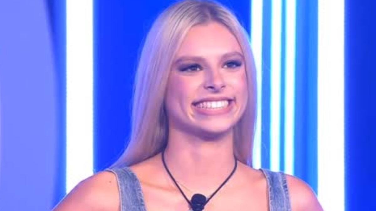 Grande Fratello, chi è Giulia Soponariu: età, dove vive, fidanzato, lavoro e studi, profilo Instagram