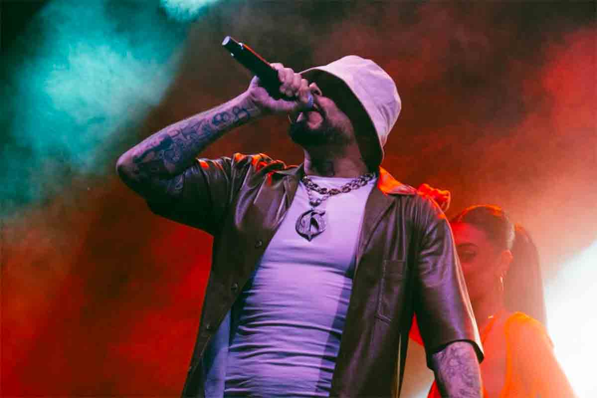 Guè e Clementino rispondono a Ghali: “Meno post, più donazioni” | Il rap si divide su Gaza