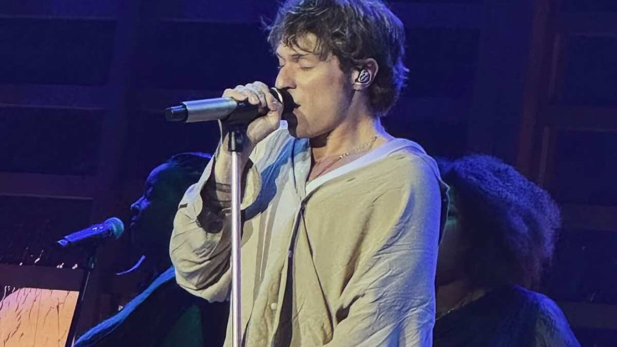 Irama, curiosità: che studi ha fatto l’ex star di Amici?
