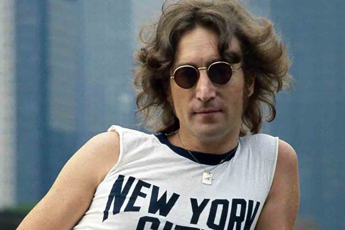 Ritrovate le cassette perdute di John Lennon: “Sarò in giro per altri 60 anni” | Riemerge un’intervista del 1975