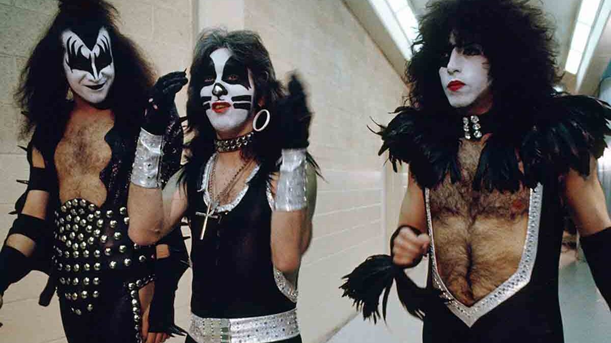 KISS, la top 15 definitiva: le canzoni più rappresentative dagli anni 70 a oggi
