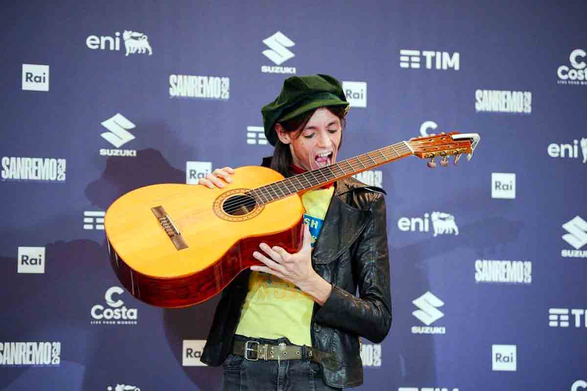 Premio Tenco 2025, “Con la memoria”: date, vincitori e ospiti della rassegna di Sanremo