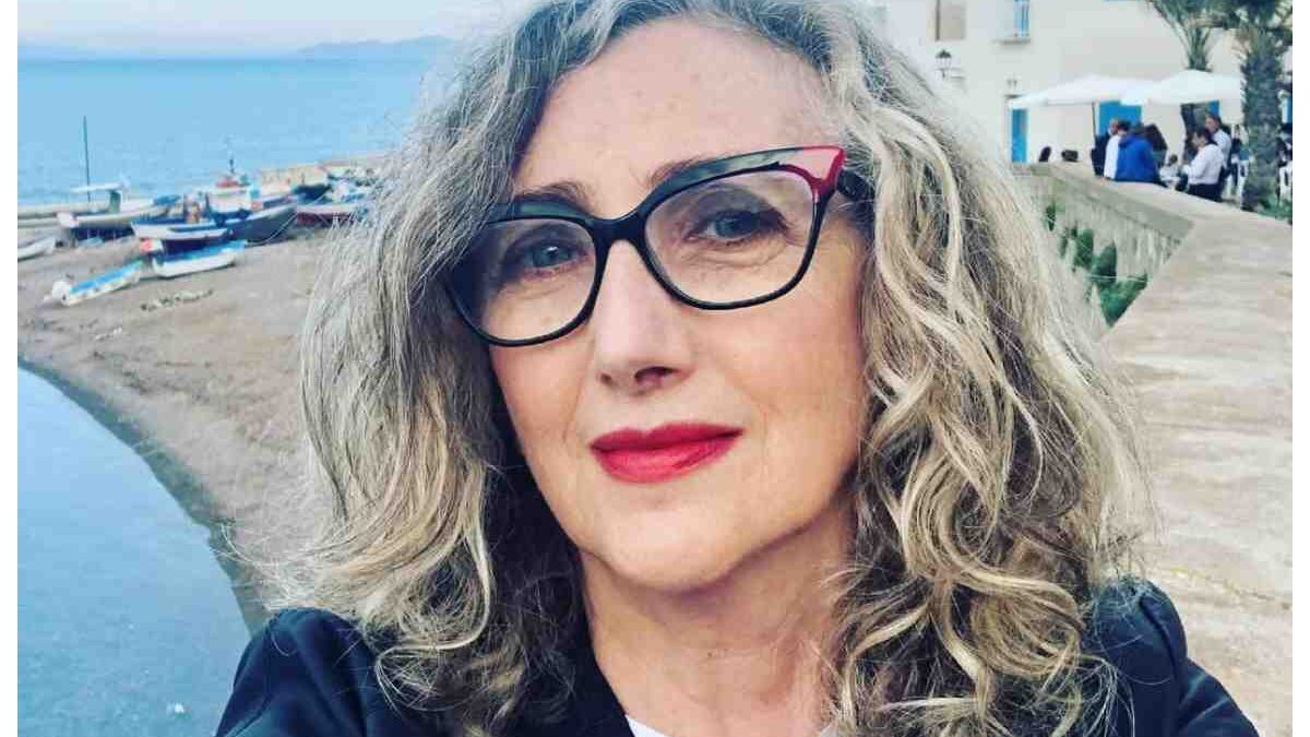 Dove abita Lunetta Savino, la casa al centro di Roma: designer, arte e ricordi di infanzia