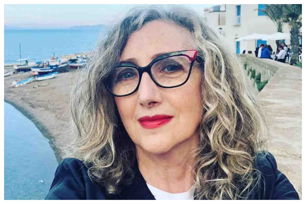 Dove abita Lunetta Savino, la casa al centro di Roma: designer, arte e ricordi di infanzia