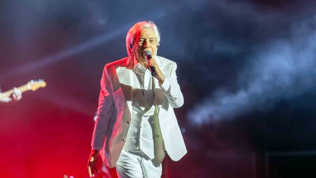 Nino D’Angelo festeggia 50 anni di carriera: nel 2026 torna nei palasport con “I miei meravigliosi anni ’80 bis”
