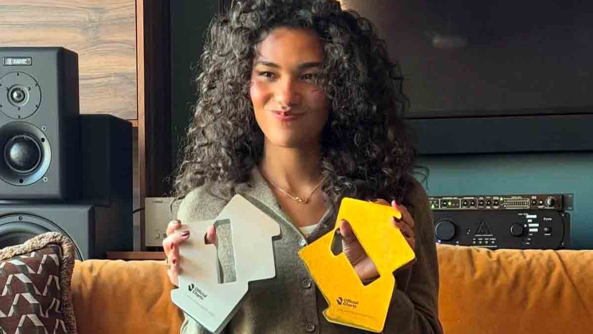 Olivia Dean domina in Gran Bretagna: presto in Italia in tournée