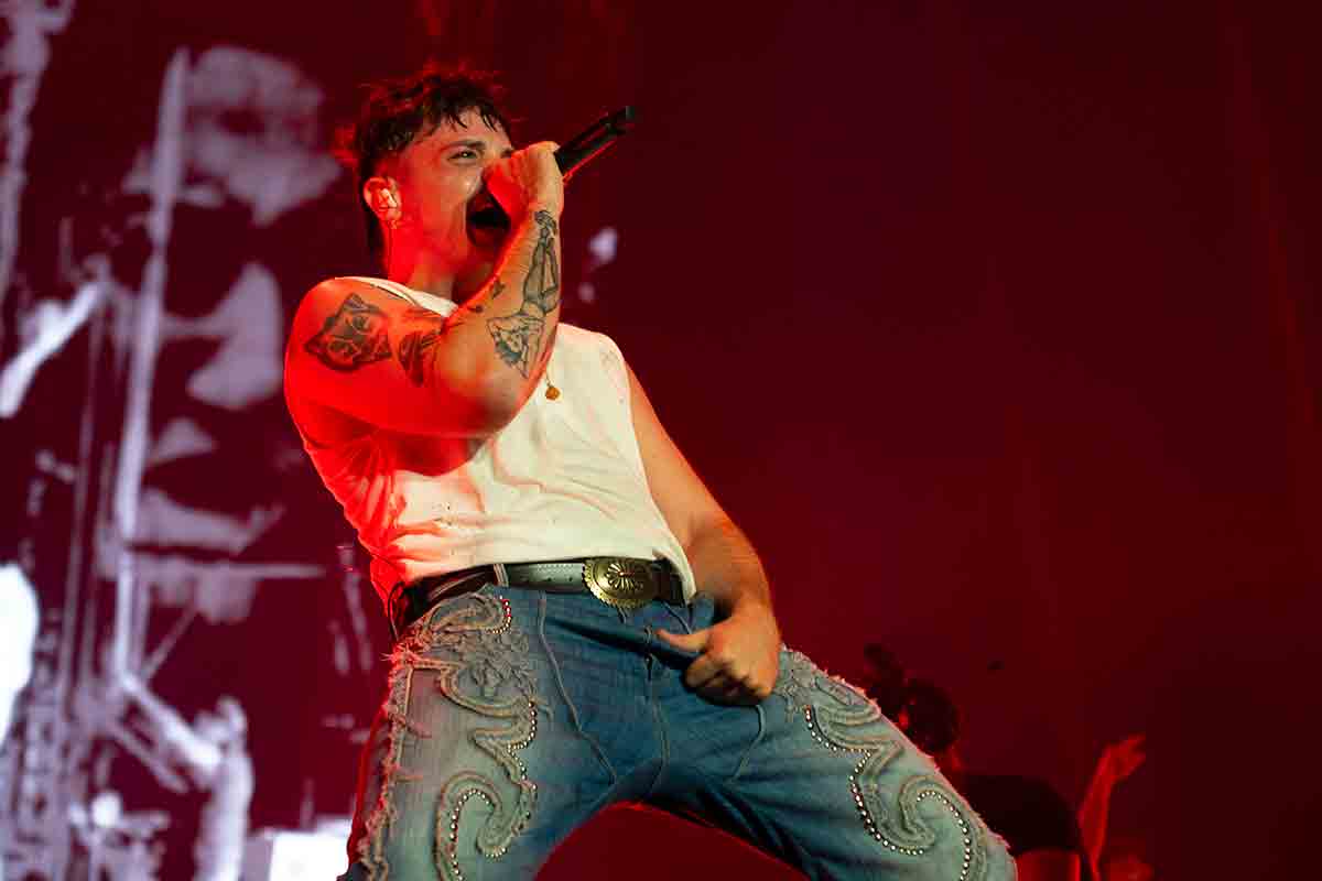 Olly torna con “Tutta Vita (Sempre)”: “Le mie canzoni devono poterle cantare tutti” | Tutte le date del suo tour