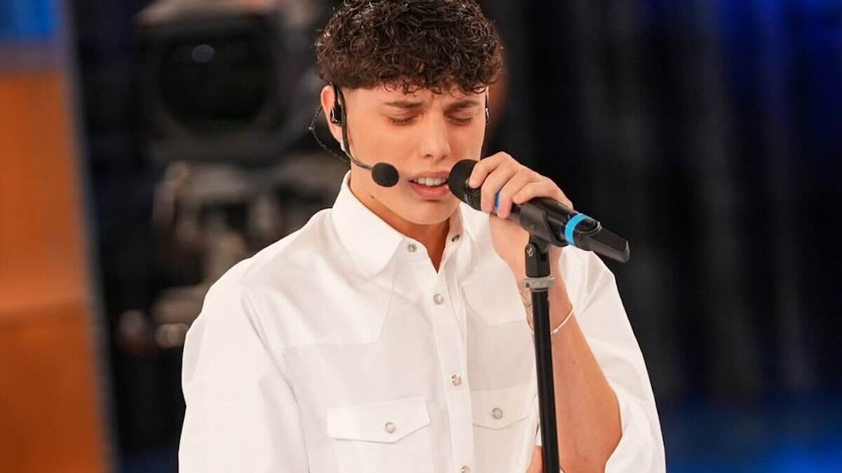 Riccardo Stimolo: età, dove vive, studi, fidanzata, profilo instagram. Tutto sull’allievo di Amici