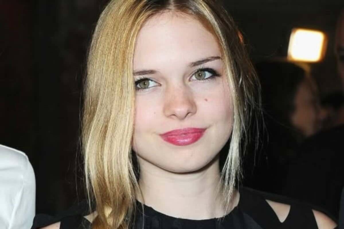 È la figlia di una delle coppie più amate del cinema: oggi è bellissima, avete capito chi è?