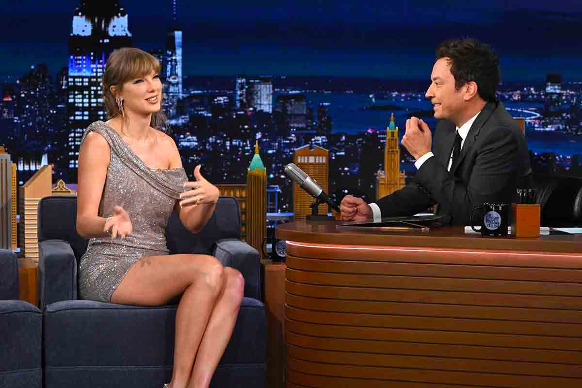 Taylor Swift dice no al Super Bowl 2026: “Avrei paura per Travis” | E i tifosi di Kansas City fanno gli scongiuri