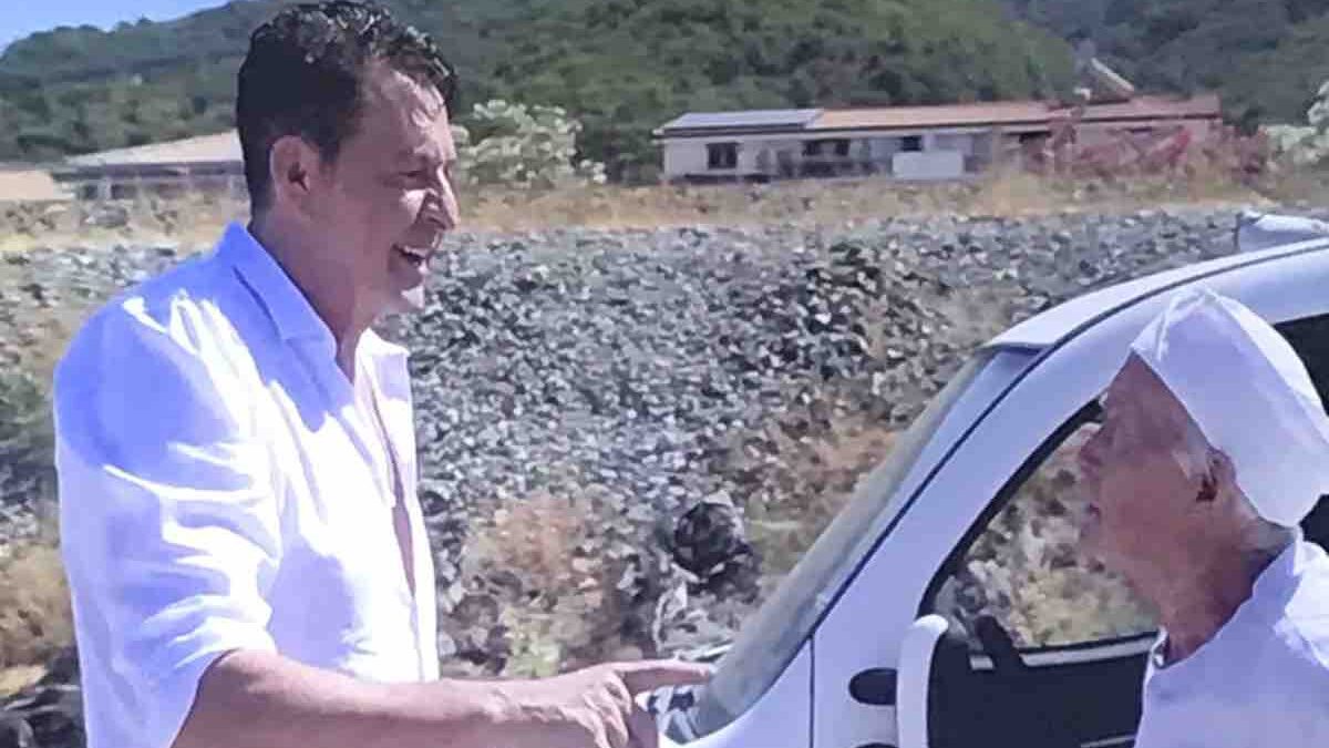 Lo spaesato, lo show on the road di Teo Mammucari è il mix perfetto tra cultura e spettacolo