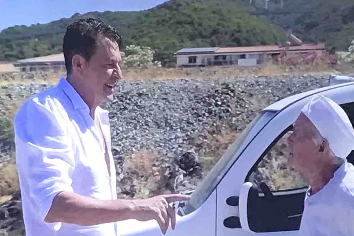 Lo spaesato, lo show on the road di Teo Mammucari è il mix perfetto tra cultura e spettacolo
