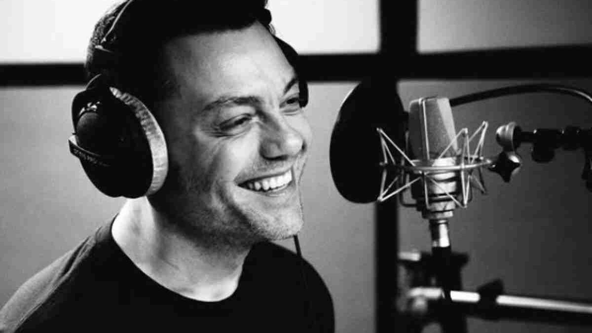 Tiziano Ferro ha un fratello che è identico a lui: chi è Flavio
