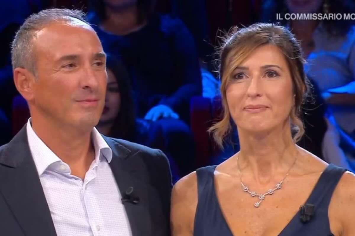 Affari Tuoi, Laura e il marito in gara per la figlia. Com’è finita la partita