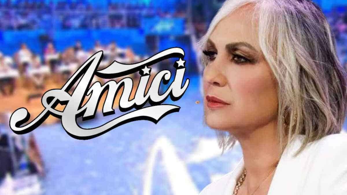 Amici, anticipazioni: la Celentano furiosa contro un allievo. Dopo il gesto 3 nuovi ingressi nella scuola