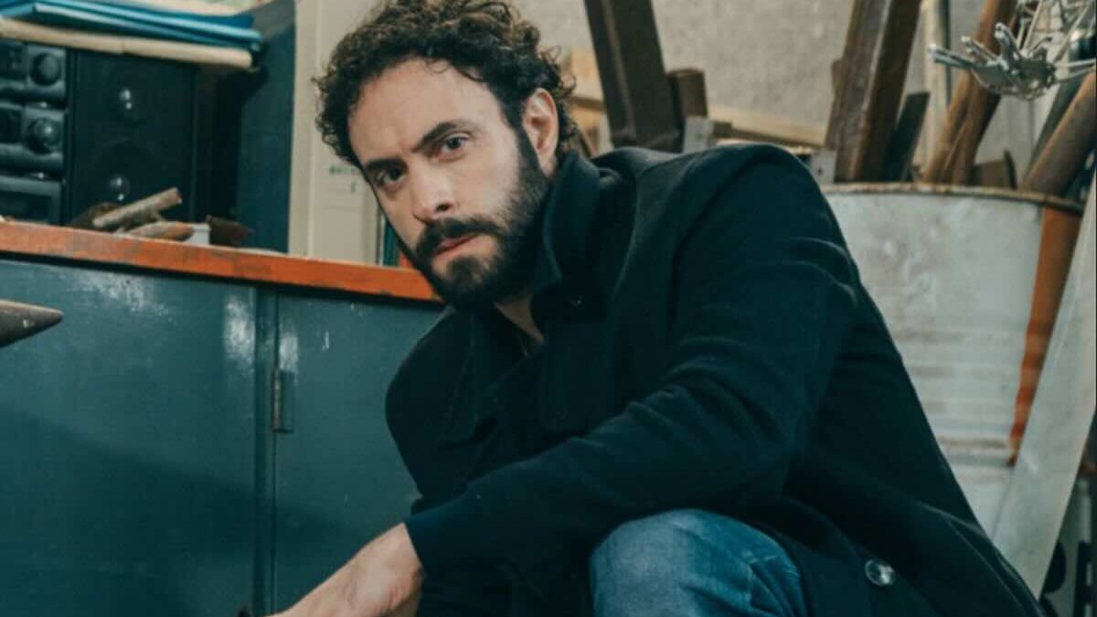 L’altro ispettore, la nuova serie Rai sulla sicurezza sul lavoro. Alessio Vassallo a TvBlog: “È stata dura, un’emorragia che sembra non finire mai”