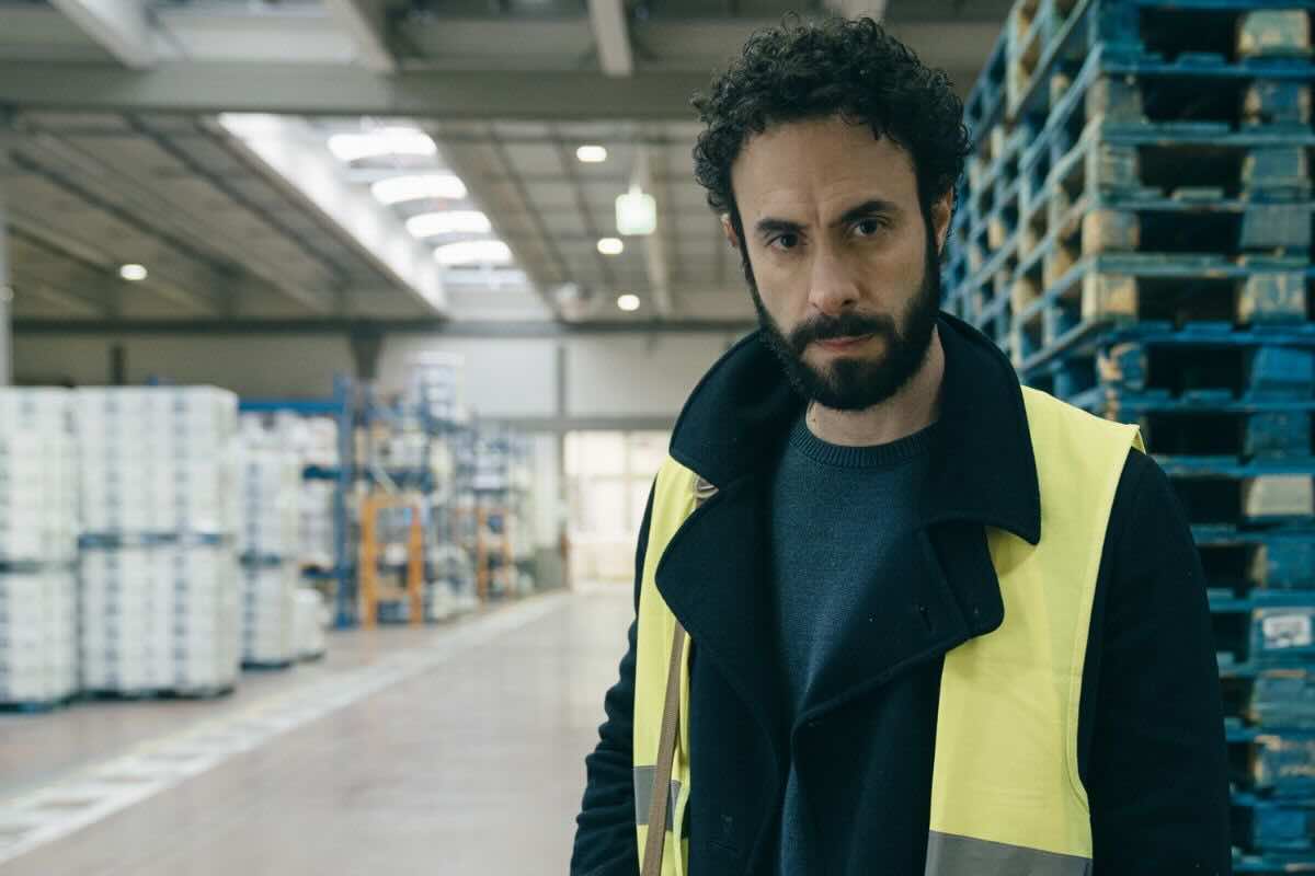 L’altro ispettore su Rai 1, intervista ad Alessio Vassallo: “C’è chi rischia la vita ogni giorno per mandare avanti il Paese, bisogna fare di più. Il mio ispettore non cerca risposte ma le domande giuste”