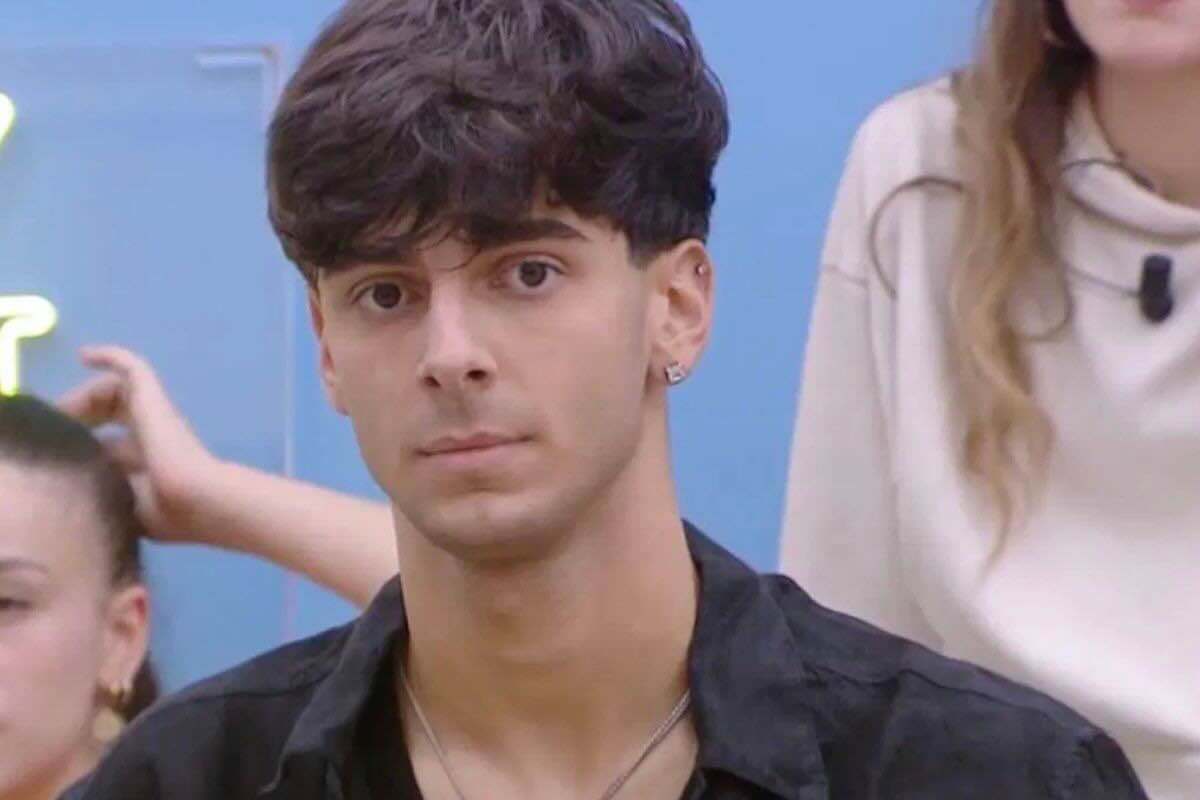 Amici 25, chi è Alex Calu: età, dove vive, studi, vita privata, Instagram. Tutto sul ballerino