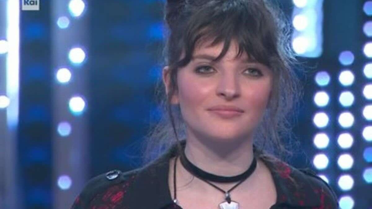 Sanremo Giovani 2025, chi è Angelica Bove: età, studi, dove vive, fidanzato, X Factor. Tutto su di lei