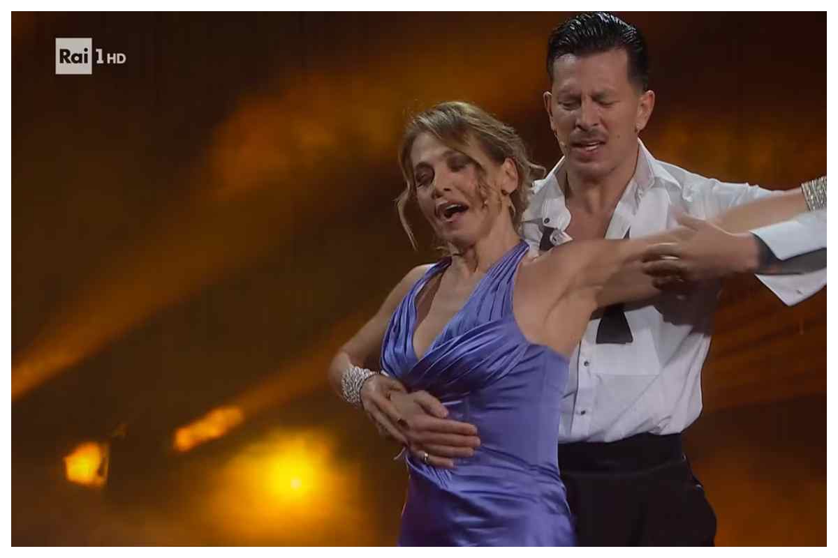 Barbara d'urso si è fatta male