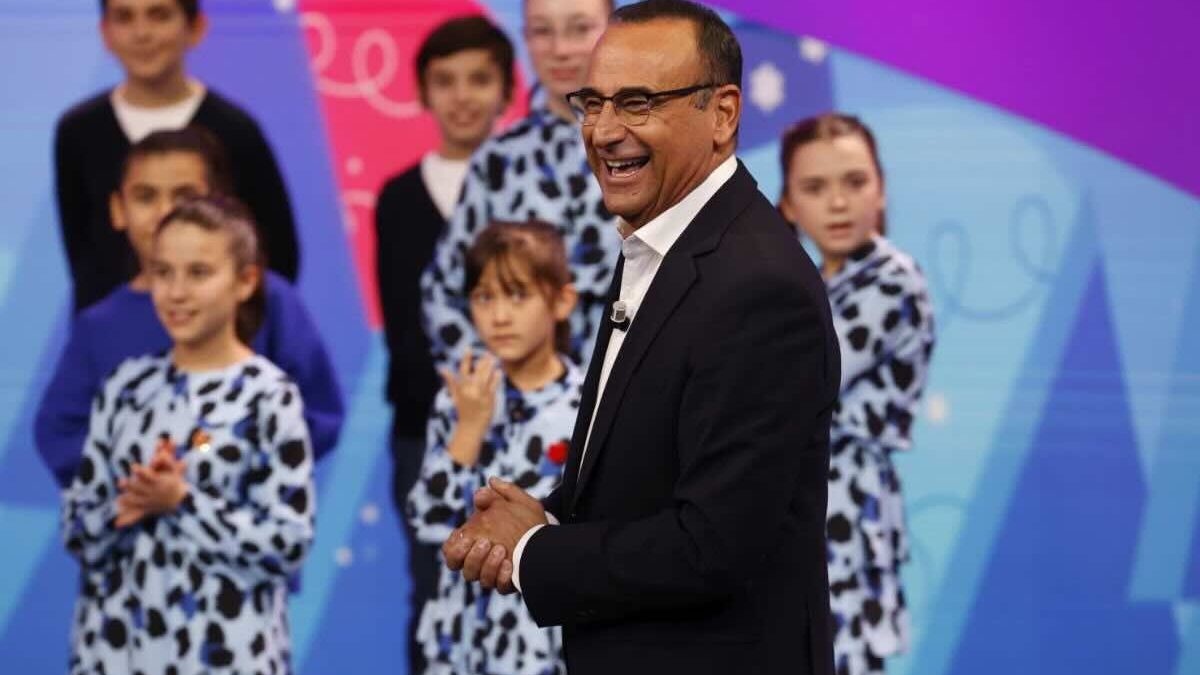 Lo Zecchino d’Oro, al via la 68esima edizione su Rai 1: la scaletta, le canzoni in gara, i giurati. Carlo Conti: “Noi adulti dovremmo sempre sentirci bambini”
