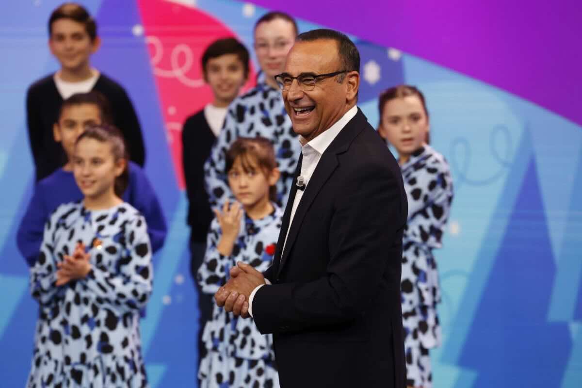 Lo Zecchino d’Oro, al via la 68esima edizione su Rai 1: la scaletta, le canzoni in gara, i giurati. Carlo Conti: “Noi adulti dovremmo sempre sentirci bambini”