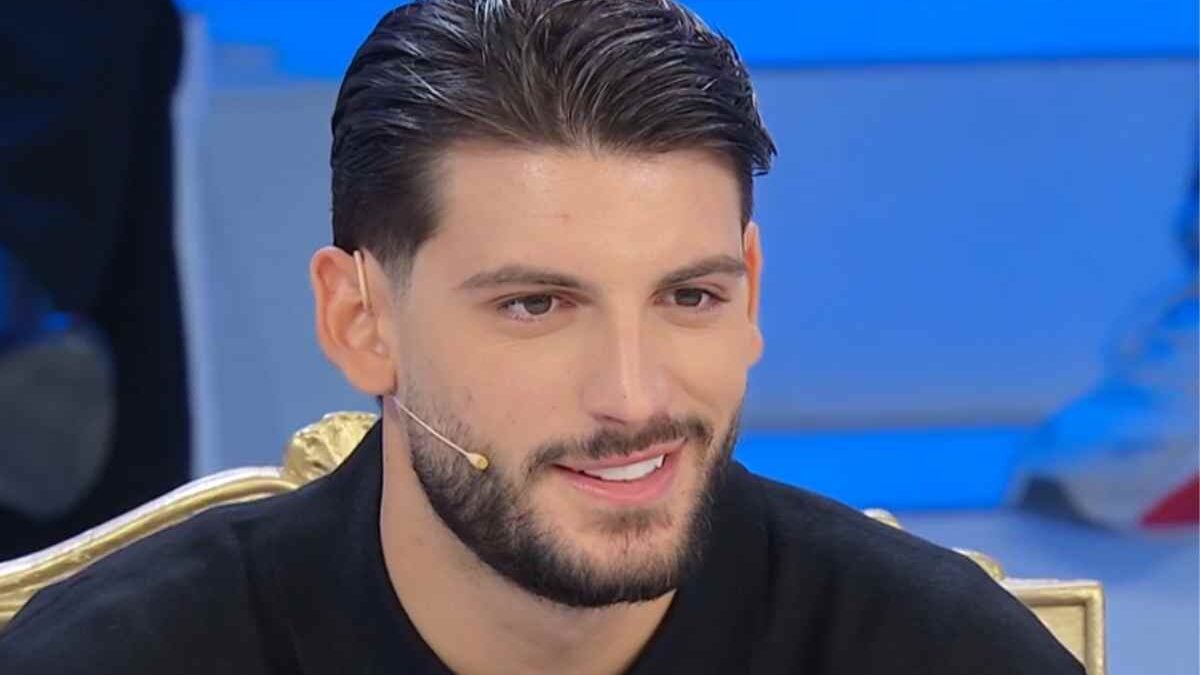 Uomini e Donne spoiler, la segnalazione su Ciro e la corteggiatrice scatena lo studio