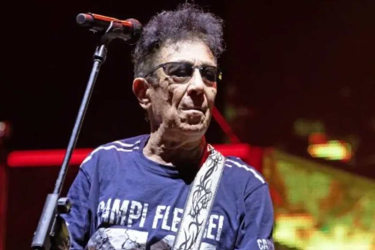 Edoardo Bennato, serata surreale al teatro Alfieri: decine di spettatori increduli e delusi, cosa è successo