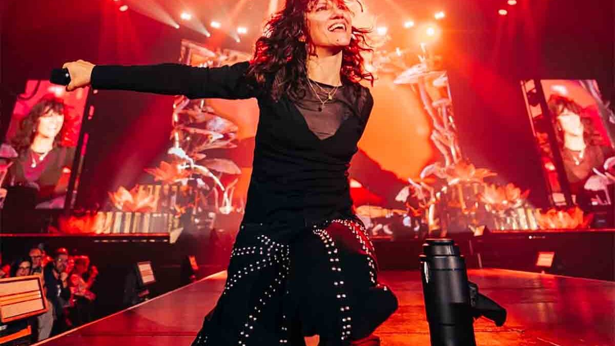 Elisa conquista i palasport: partito il tour che accende il dopo San Siro | La scaletta