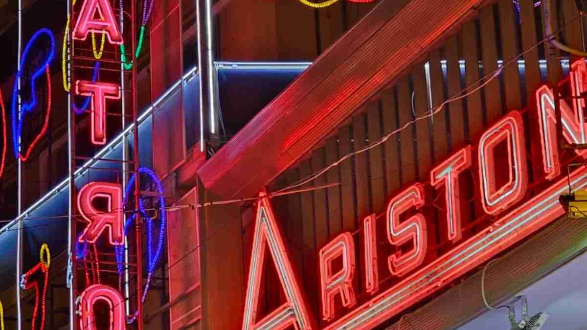 Sanremo 2027, parte il toto co-conduttori: spuntano due nomi bomba. Terremoto a Mediaset?
