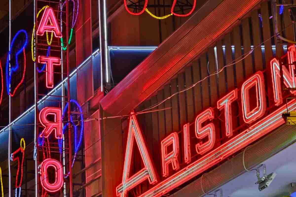 Sanremo 2027, parte il toto co-conduttori: spuntano due nomi bomba. Terremoto a Mediaset?