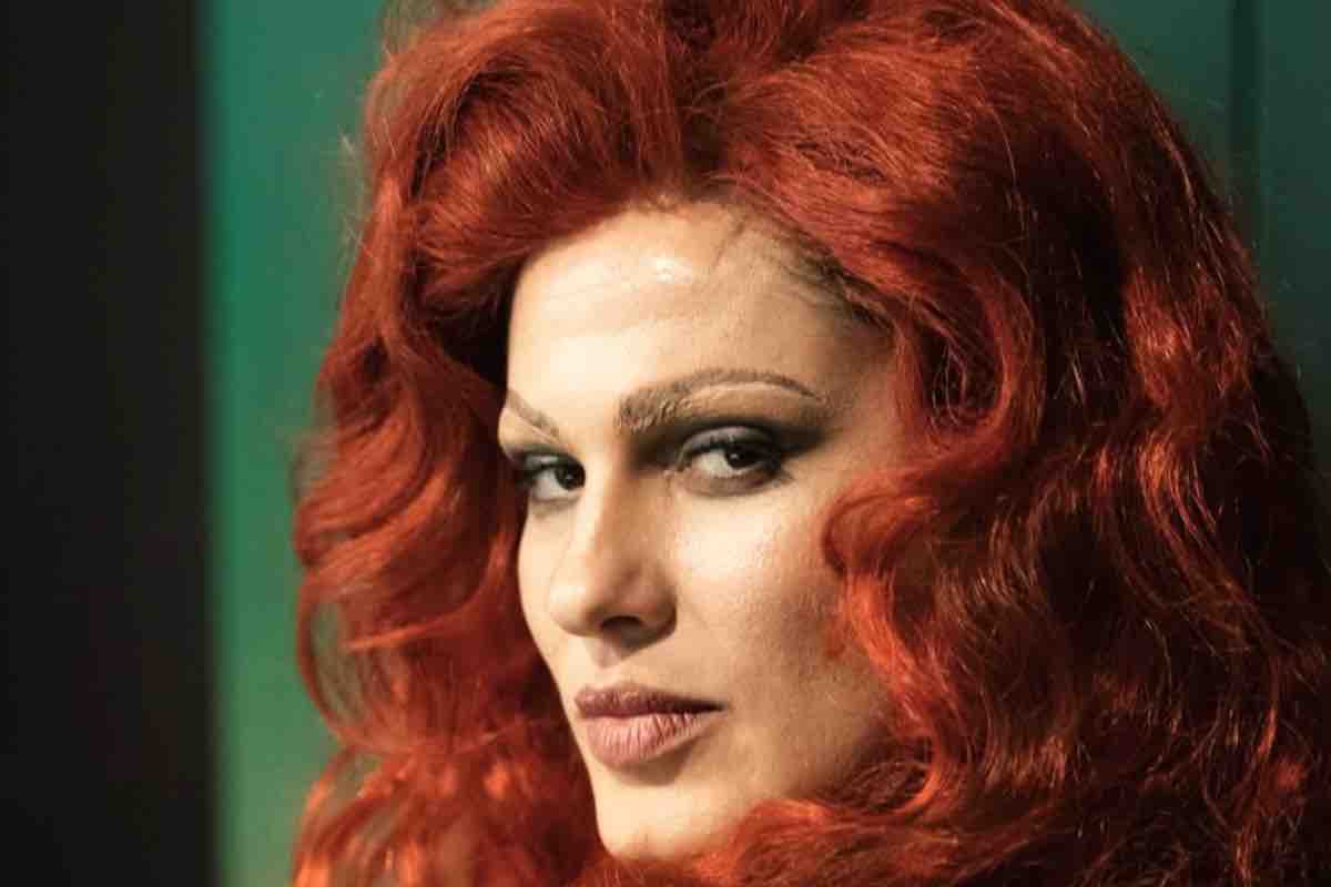 Giulia Vecchio nei panni di Milva al GialappaShow