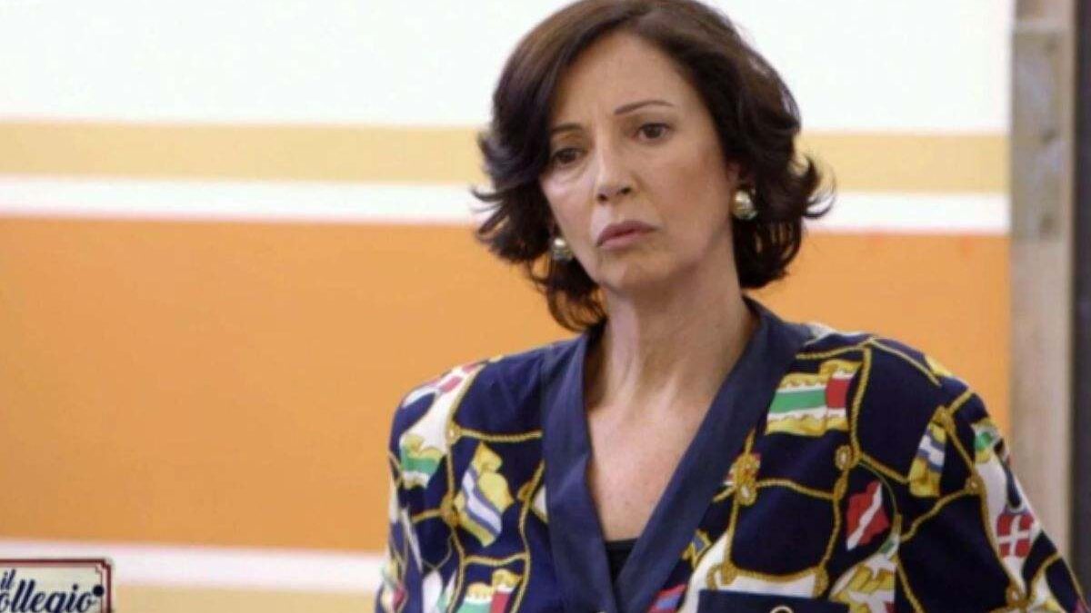 Il Collegio, intervista alla Prof.ssa Petolicchio: “Non ho mai digerito l’esclusione da Il Collegio 7. Sono tornata al mio posto”