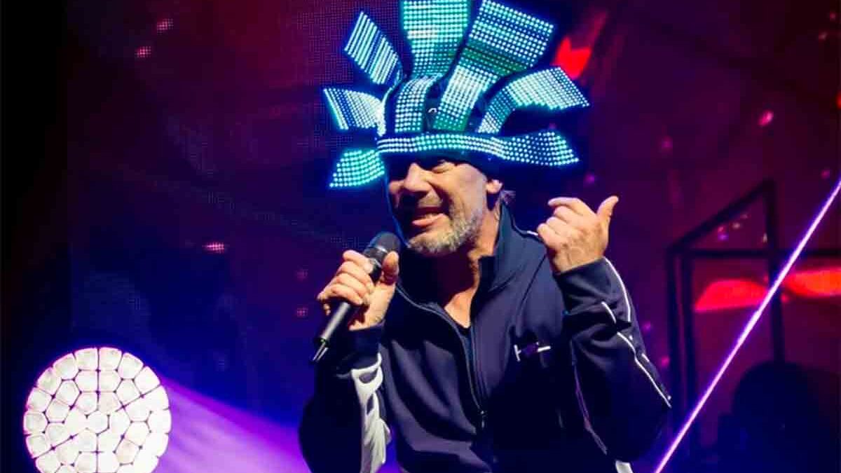Jamiroquai, future funk al Forum di Assago: il ritorno in Italia e i piani per il 2026