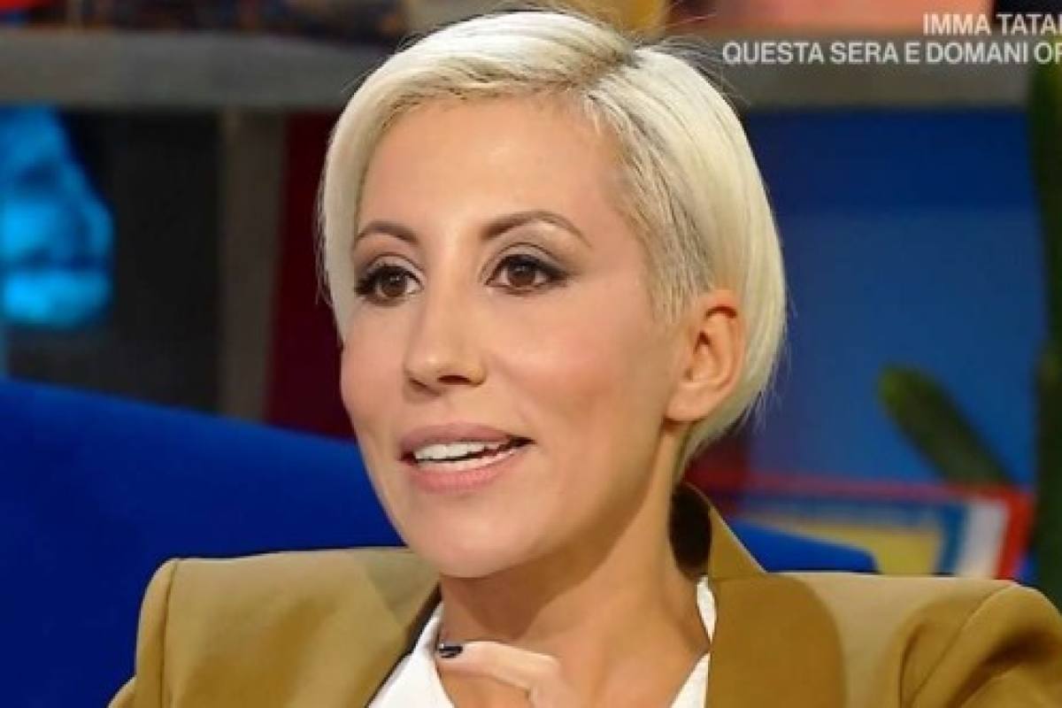Malika Ayane, avete visto la sua casa di Milano? Vintage e modernità si fondono: dove spicca il contrasto curioso