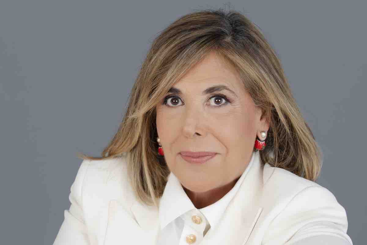 Maria Latella, intervista a TvBlog: “I libri sono un antidoto all’impoverimento culturale. Un titolo per Meloni e Schlein? Bel-Ami di Maupassant”