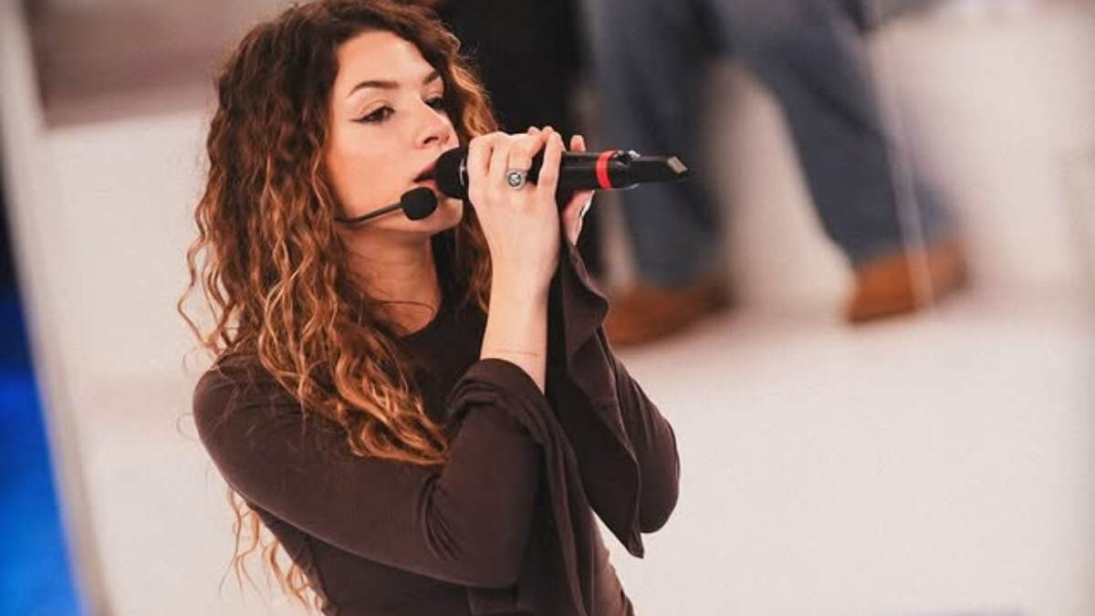 Amici, perchè Michelle ha deciso di lasciare la scuola. La proposta della Cuccarini e le lacrime dell’allieva