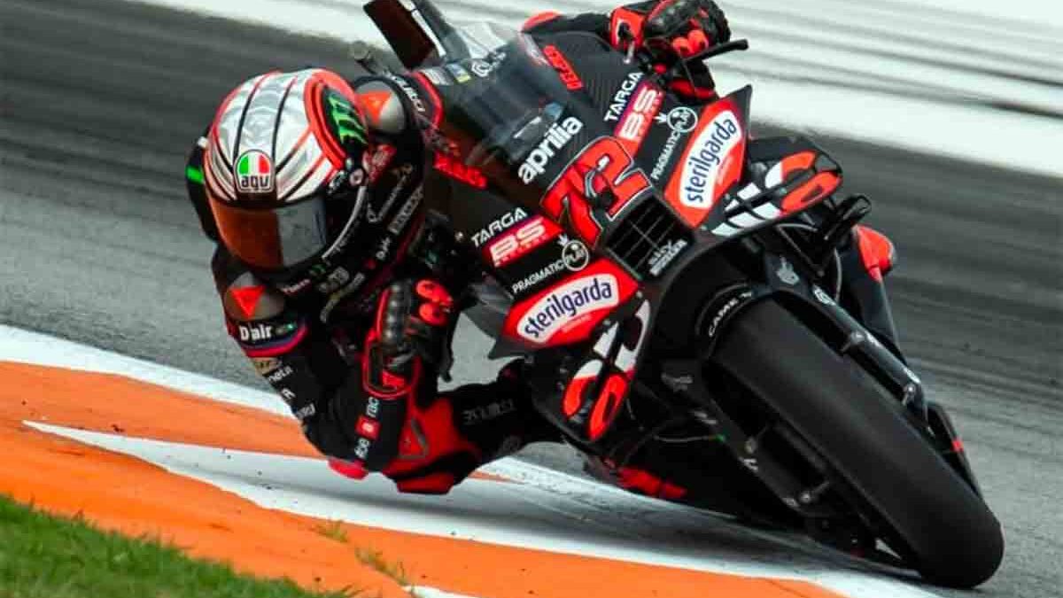 MotoGP Valencia, ultimo atto con Bezzecchi in pole, Bagnaia crolla | Oggi alle 14 la diretta in TV e in streaming