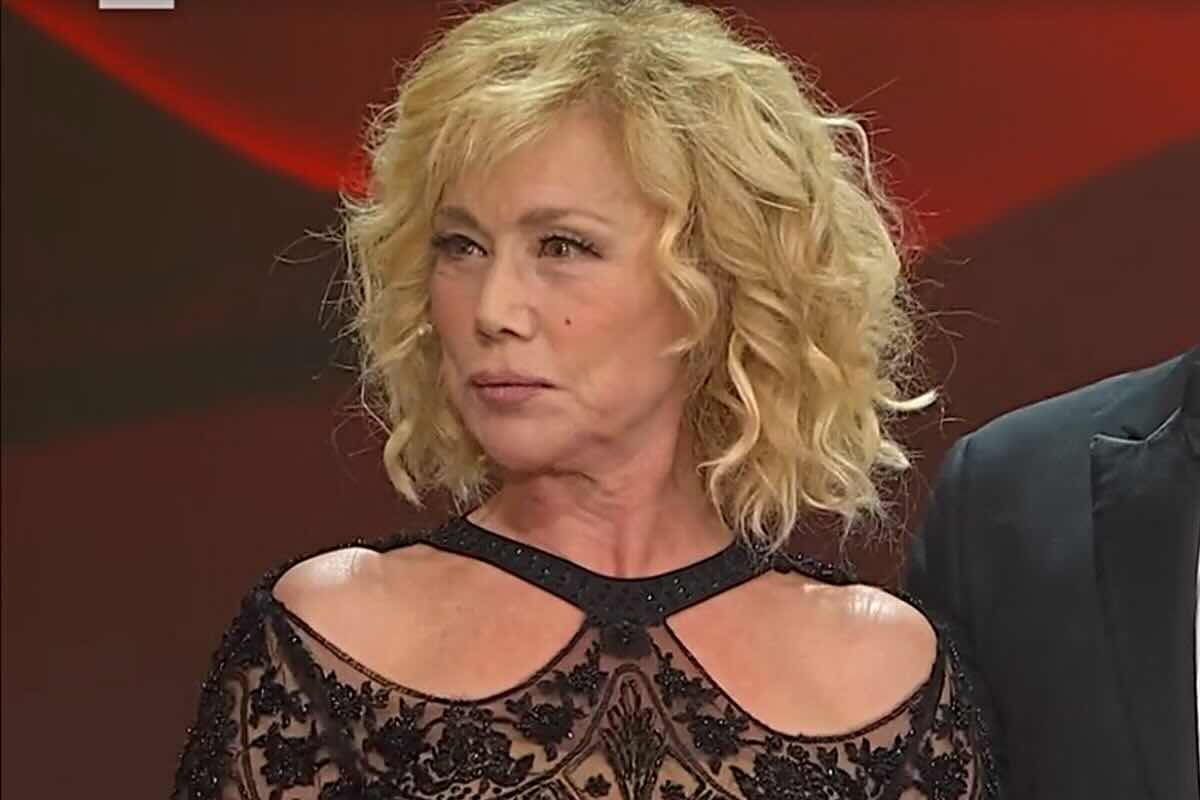 Ballando con le stelle, Nancy Brilli in rivolta: “Scontro tra primedonne”. L’indiscrezione