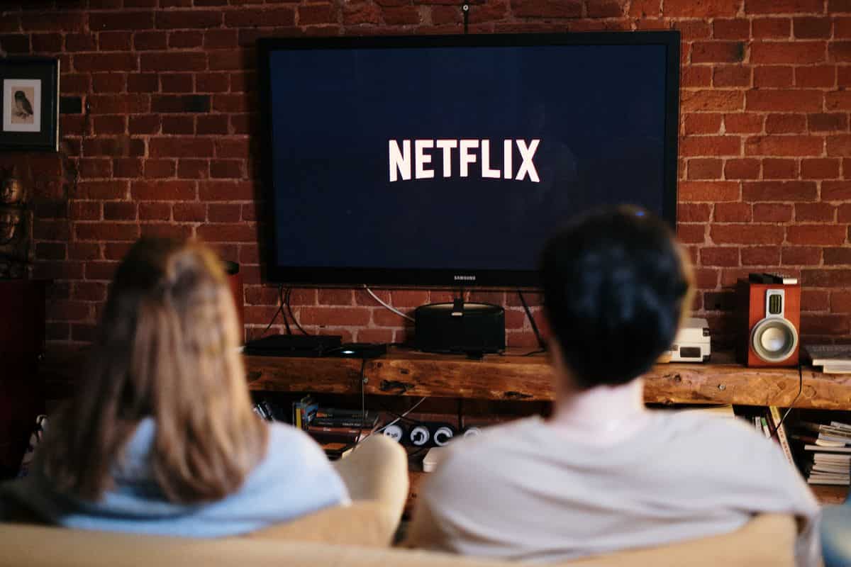 Netflix, le nuove serie da vedere: da Mrs Playmen a The beast in me