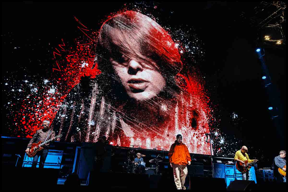 Oasis Live