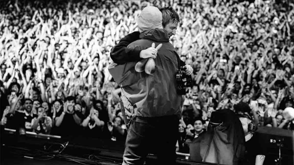 Oasis, nuova pausa dopo il tour 2025: i Gallagher fermano la reunion per “un periodo di riflessione”