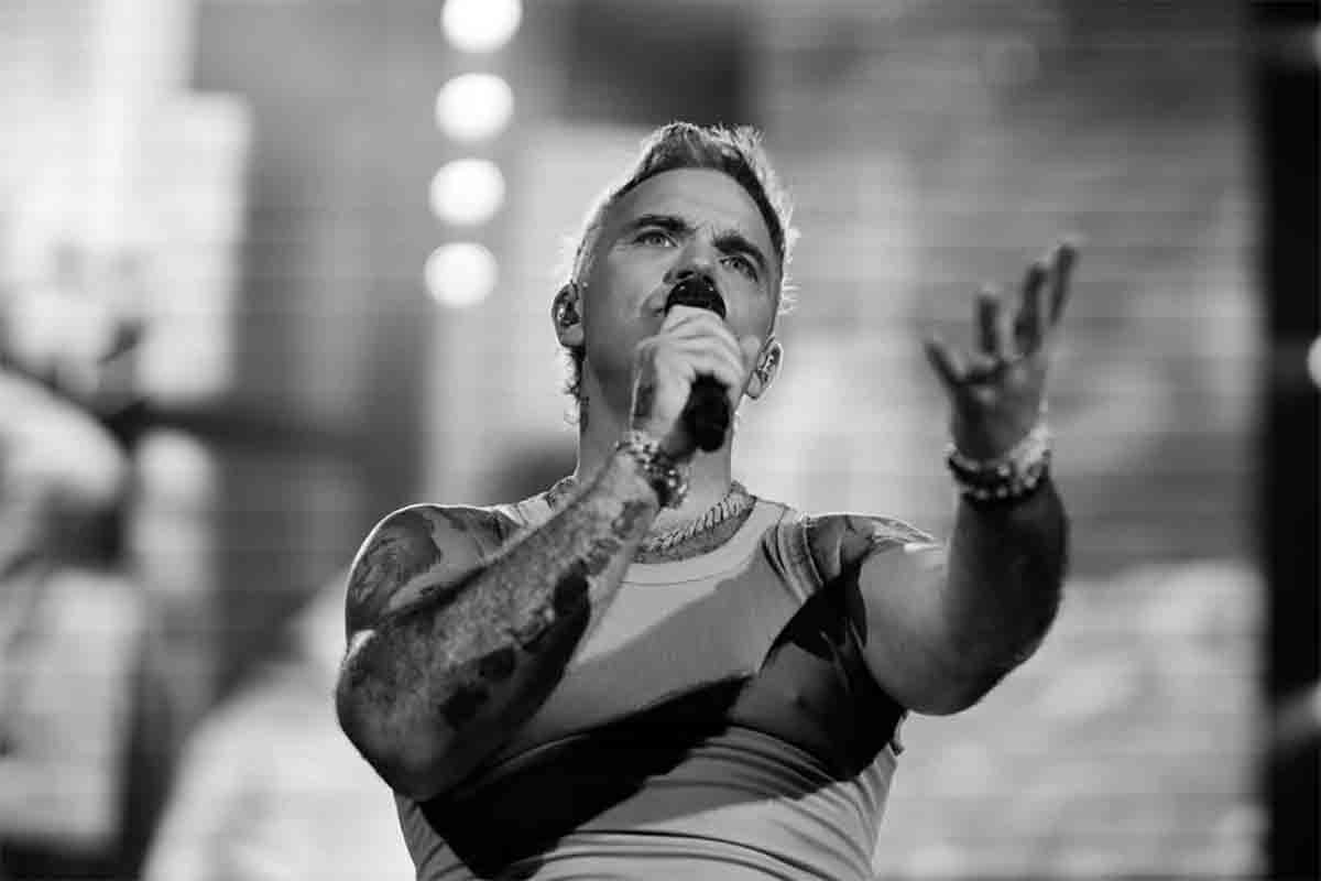 Robbie Williams, l’allarme sul farmaco dimagrante: “Sto perdendo la vista”