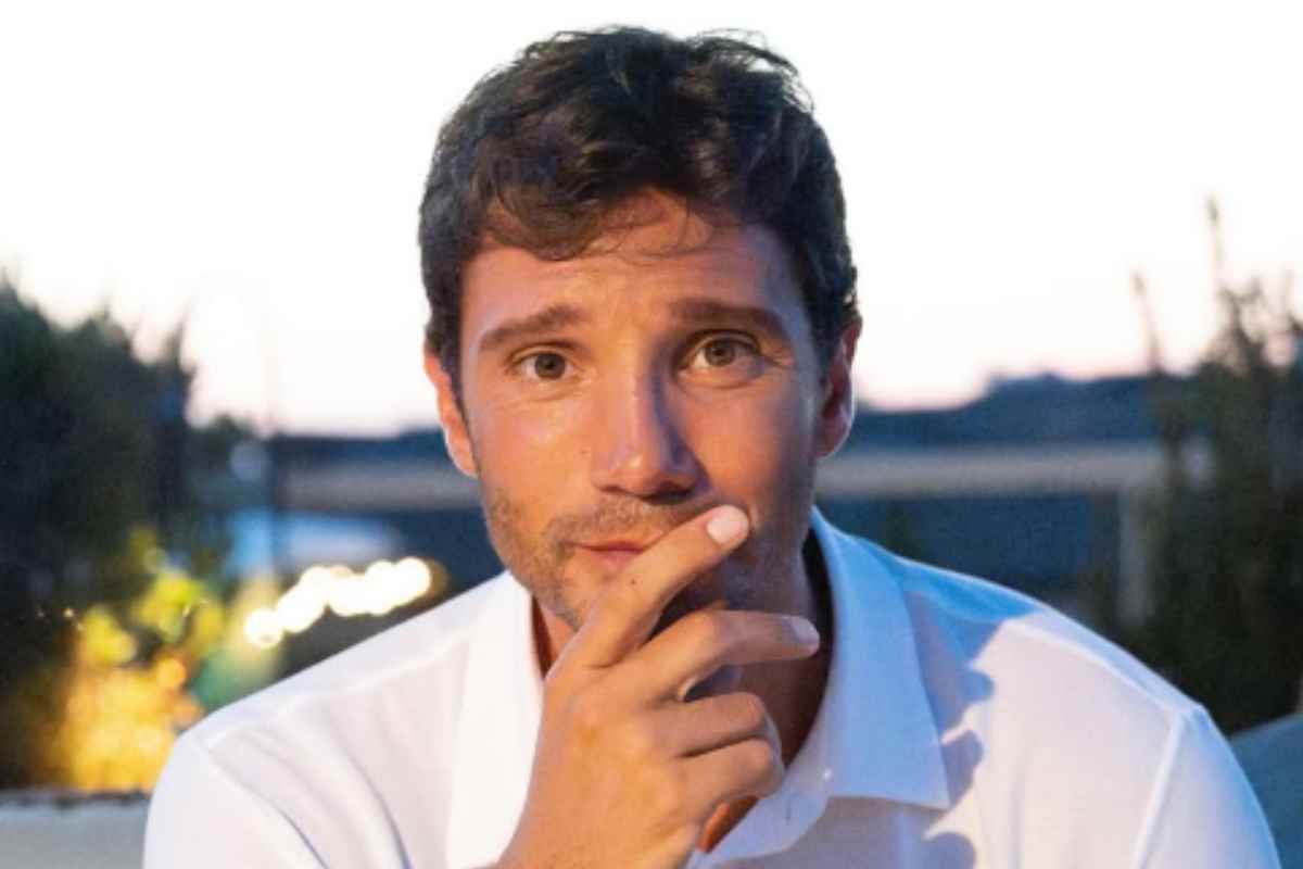 Chi è Enrico De Martino, il padre di Stefano, premiato per la sua carriera